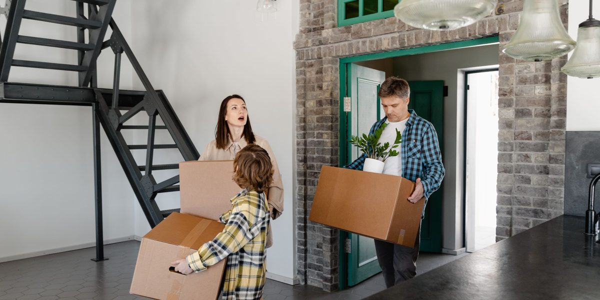 Helping Kids Adjust to a Family Move