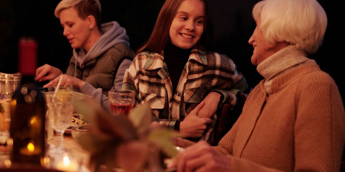 How to Plan a Family Reunion Trip Relatives Will Actually Attend